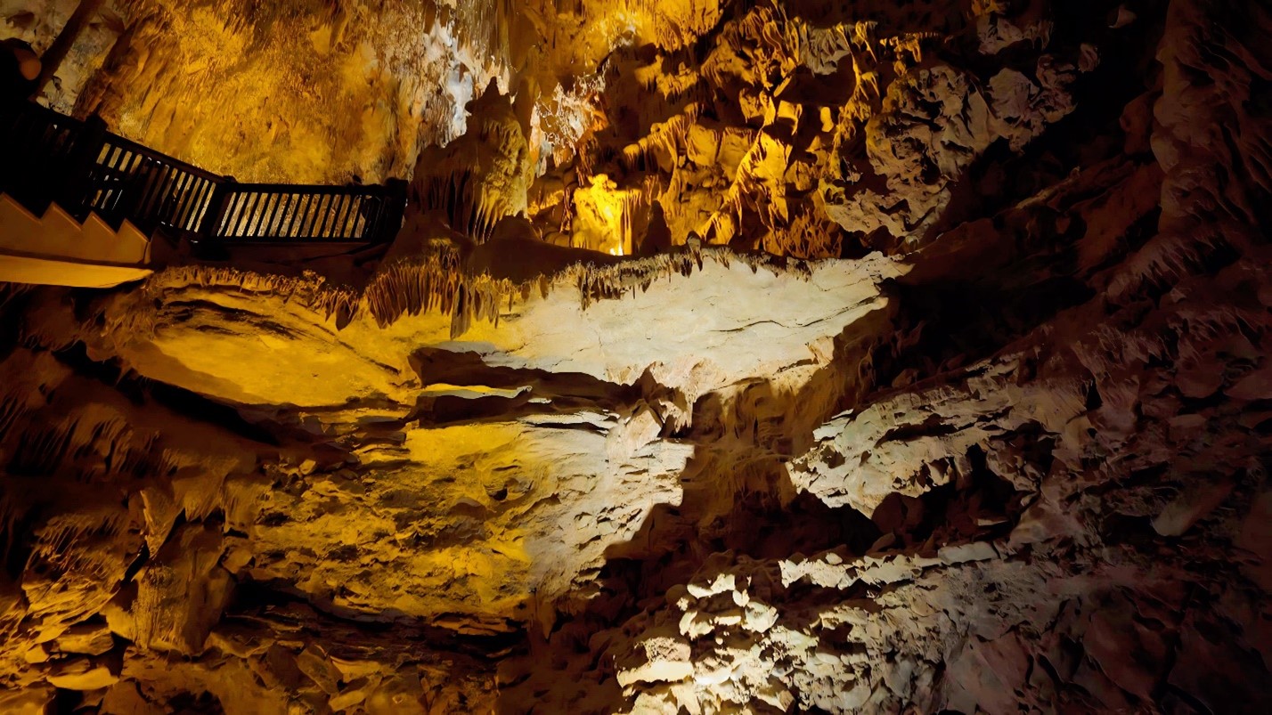 Damlatash cave 